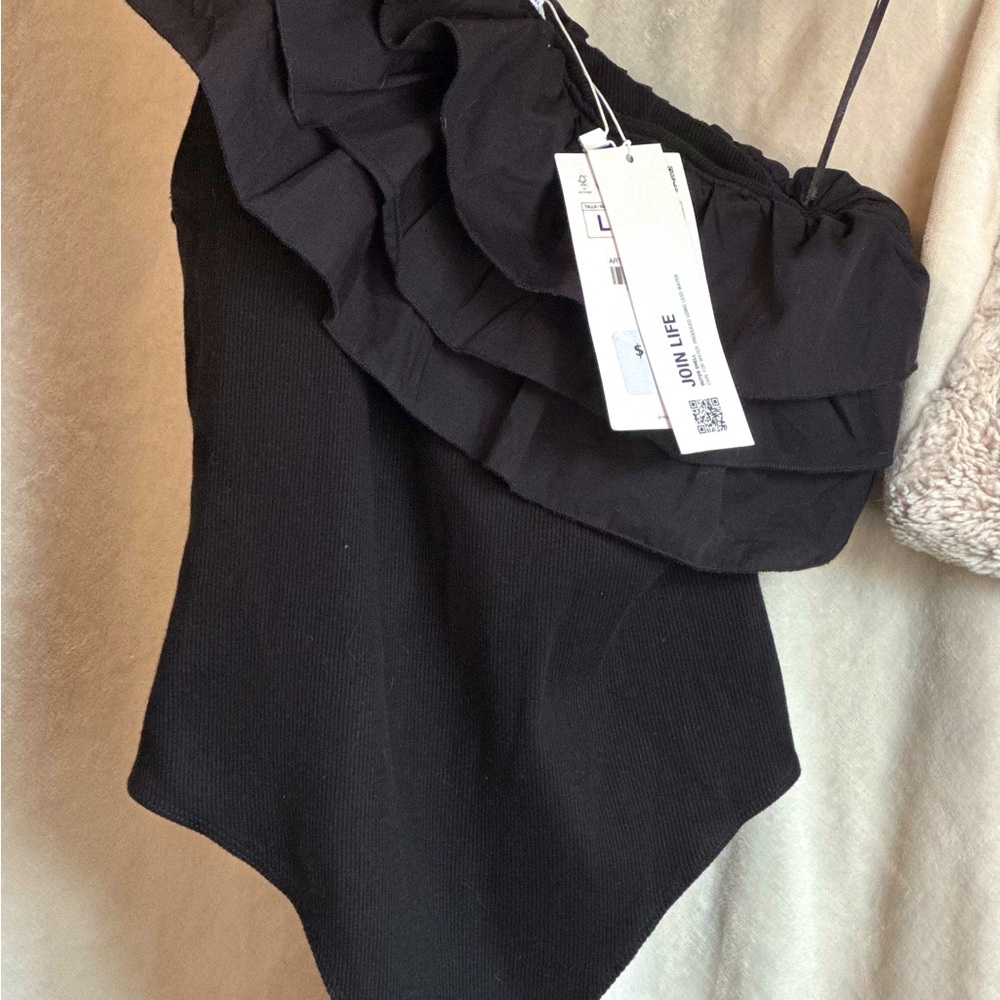 NWT Zara Ruffled Off Shoulder Bodysuit
